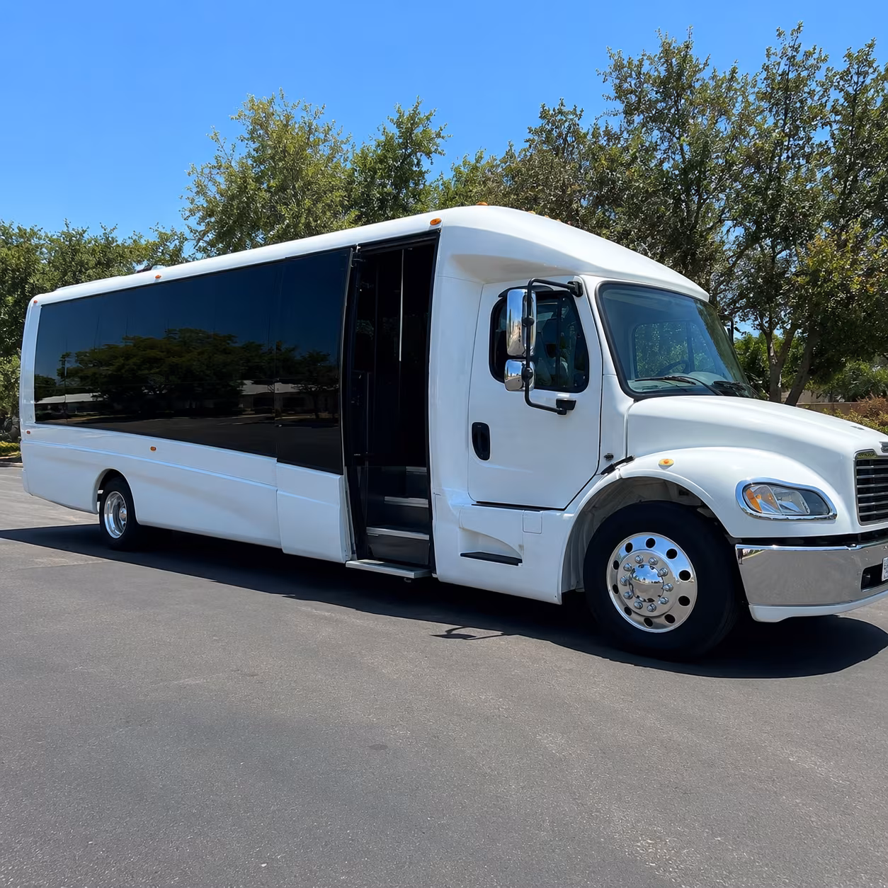 minibus rentals to thunder valley casino and smaller sacramento venues